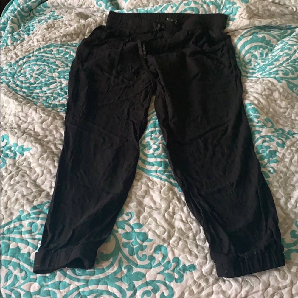 Aritzia Talula lightweight joggers